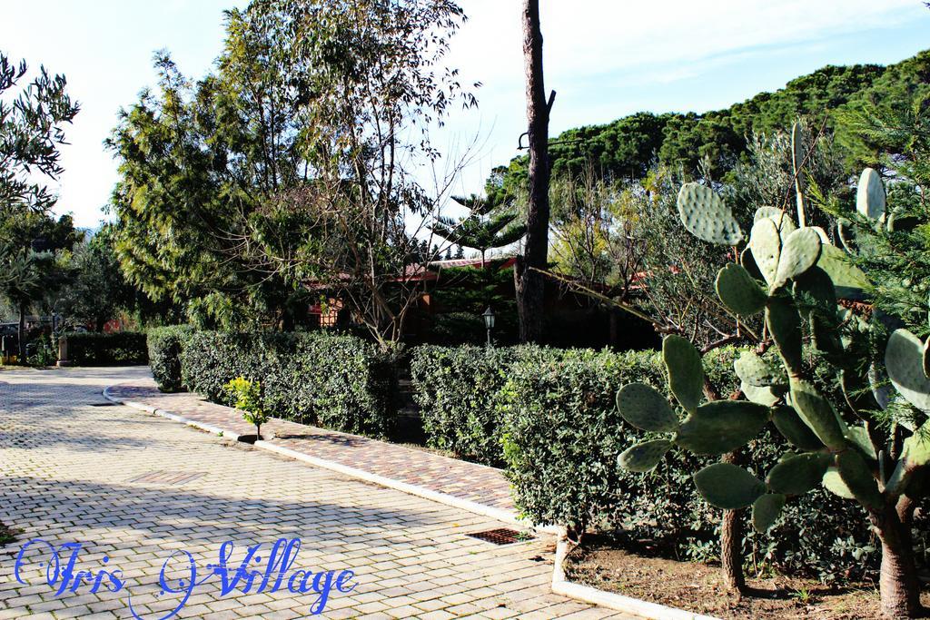 Iris Village San Sostene Екстериор снимка
