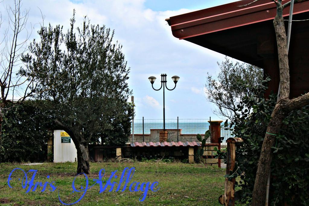 Iris Village San Sostene Екстериор снимка